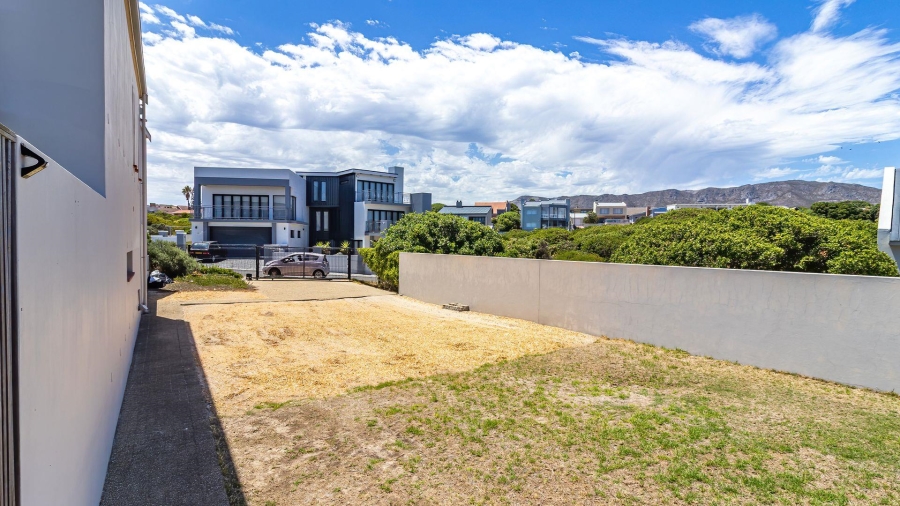 3 Bedroom Property for Sale in De Kelders Western Cape